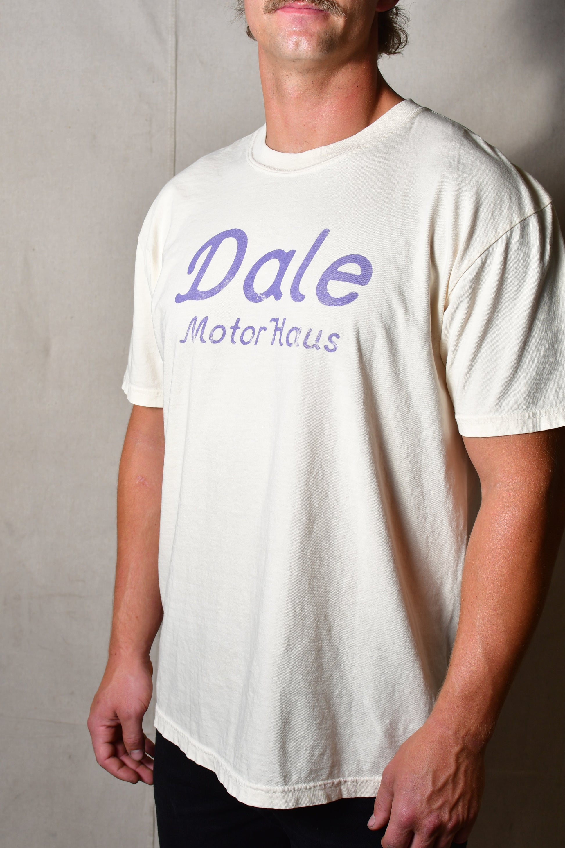 model 5' 10" 165lbs wearing size L